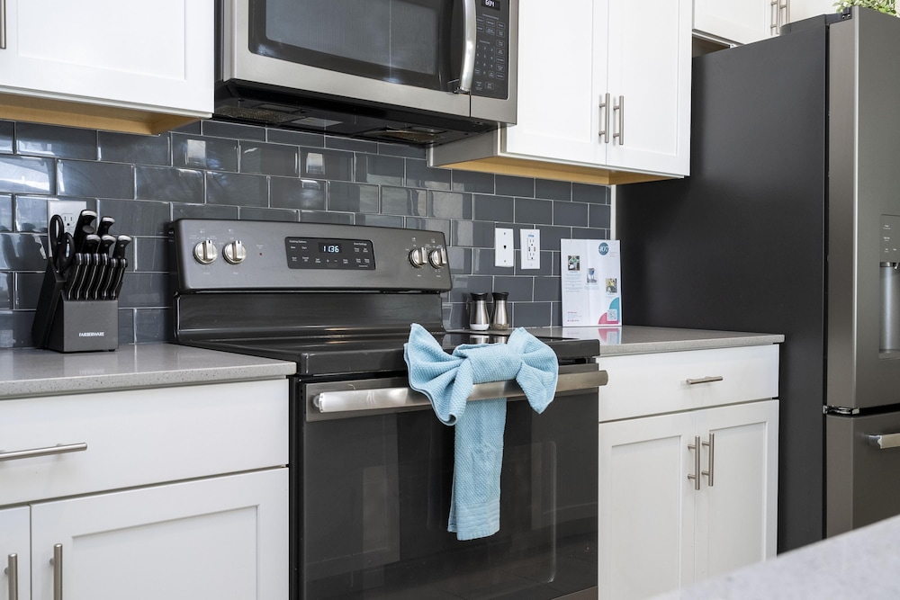 Magic Luxury Stunning 4BR Resort Home With Private Pool BBQ Minutes From Disney 4807ml, Photo 60