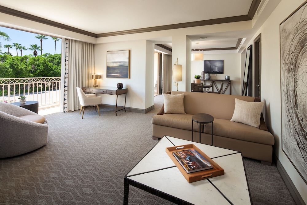 Executive Suite, 1 Bedroom - Photo 1