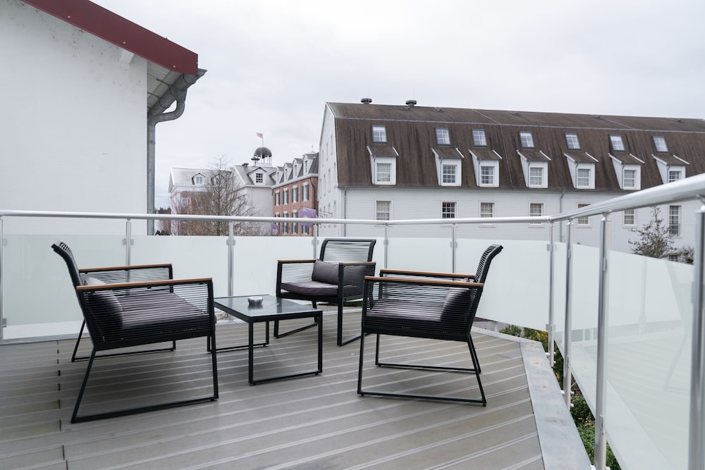 Deluxe Suite - Photo 8