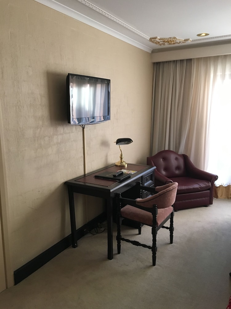 Executive Room, 1 Queen Bed photo 3
