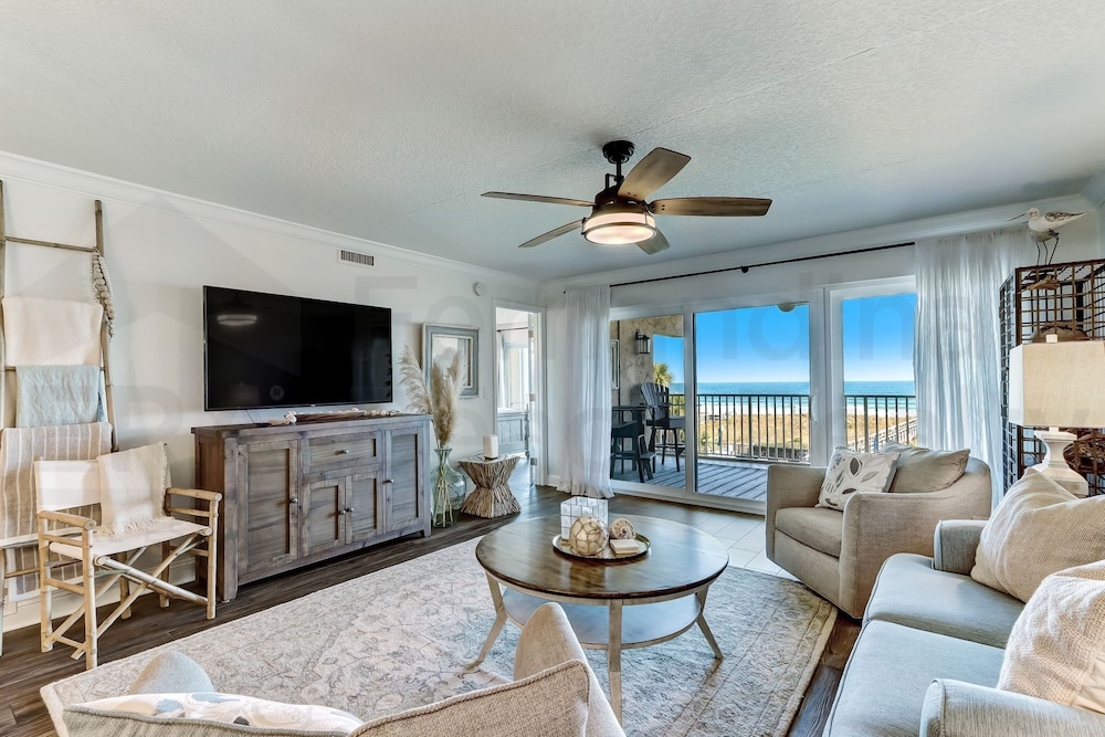 Condo, 2 Bedrooms