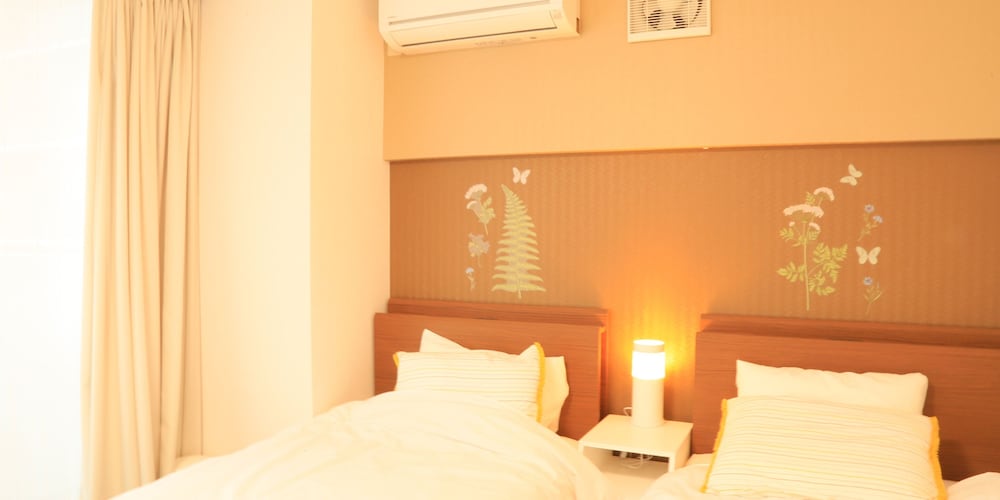 [Non Smoking] Top Floor Triple Room thumbnail 6