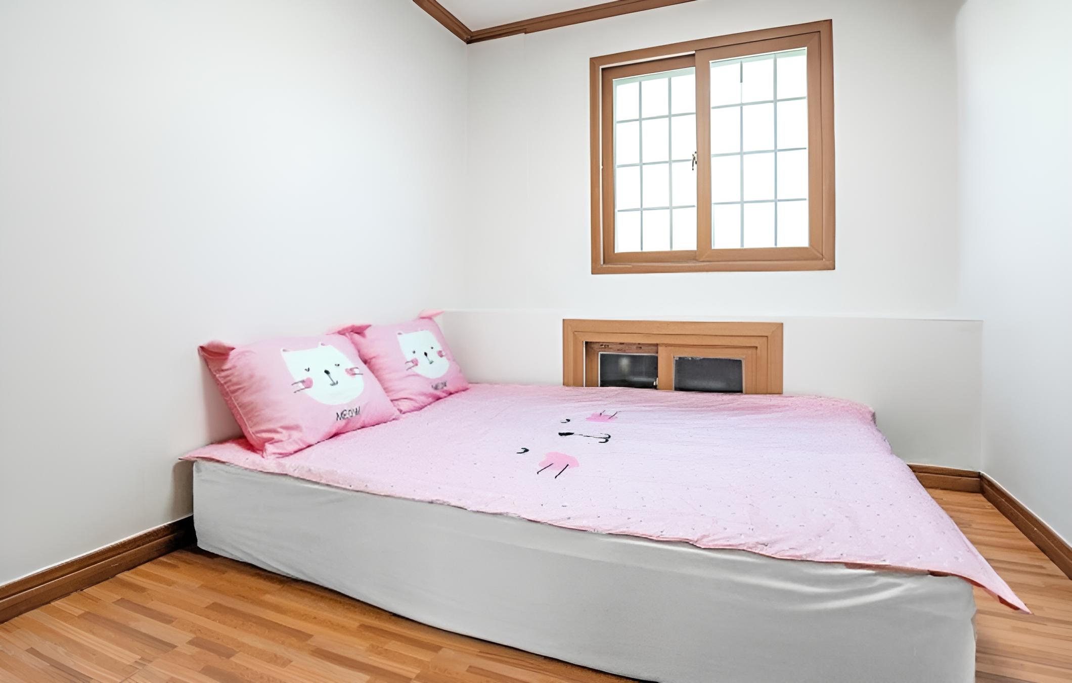 Room (Room 101 (Three rooms livingroom bath) - Photo 4