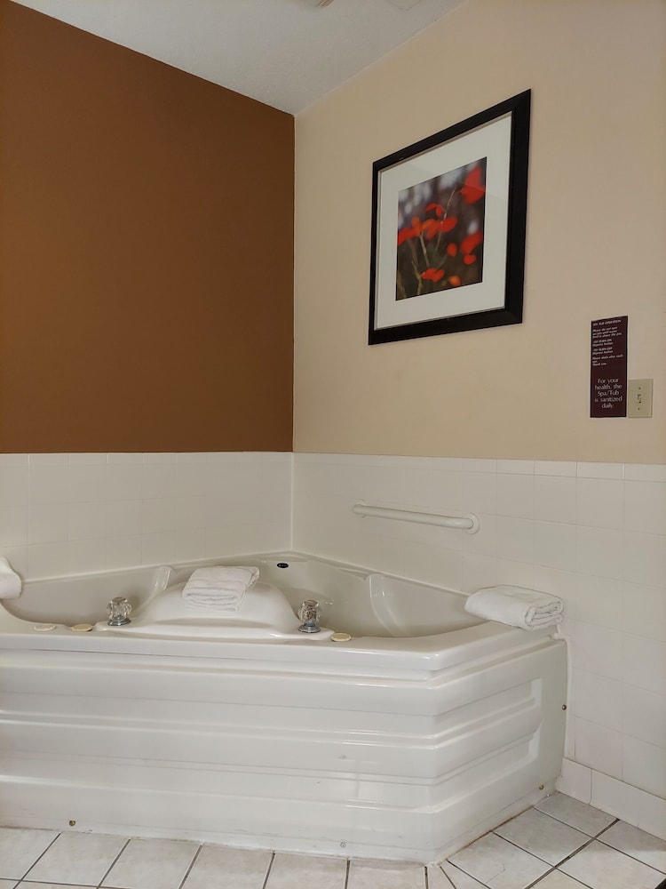 Suite, 1 King Bed, Non Smoking - Photo 1