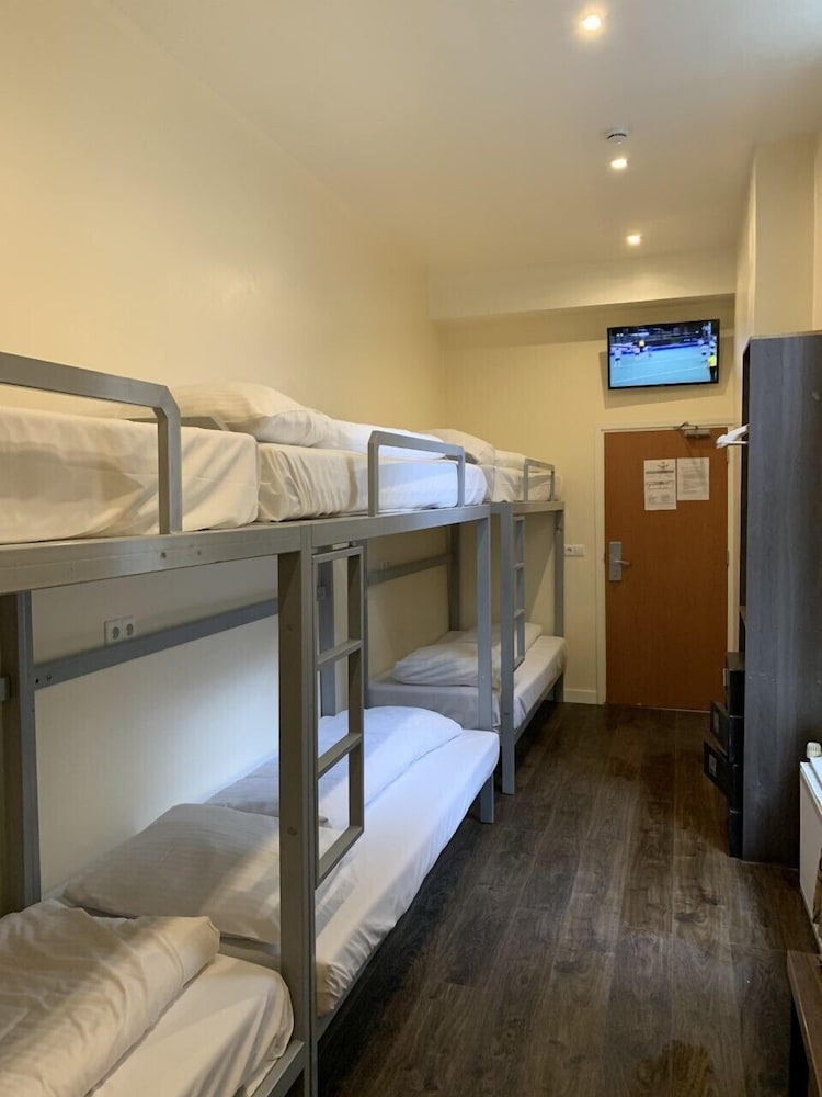 Shared Dormitory, Shared Bathroom (10 Persons) photo 3