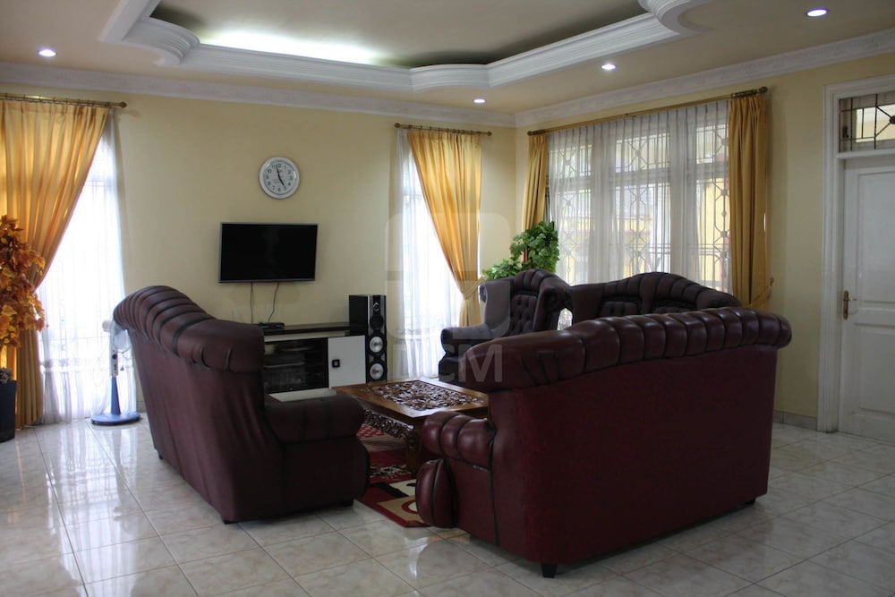 House, 3 Bedrooms photo 3