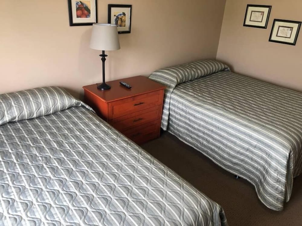 Luxury Condo, 2 Bedrooms (M401) photo 2
