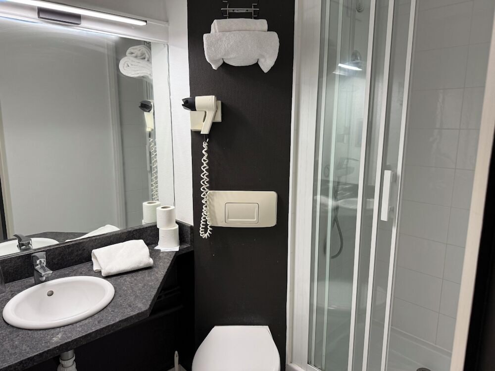 Comfort Twin Room - Photo 16