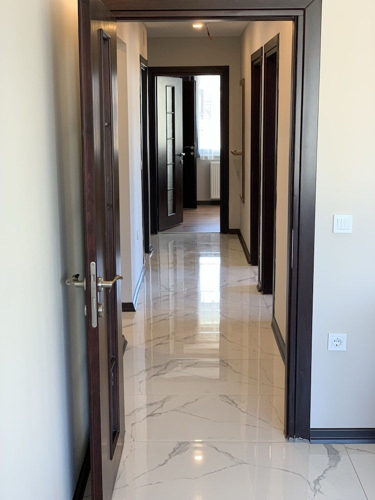 Three Bedroom Suite - Photo 10