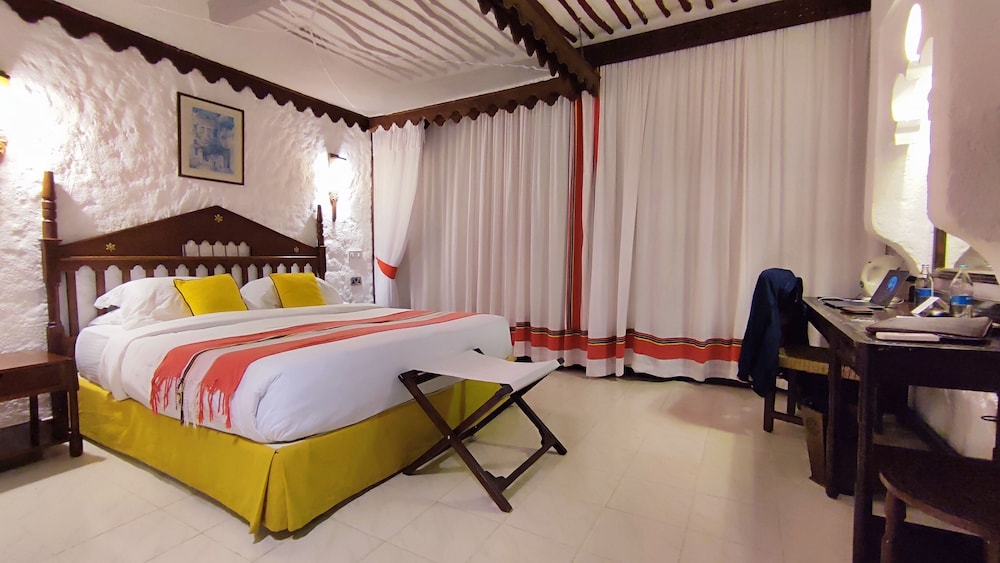 Deluxe Room, Garden View - Photo 1