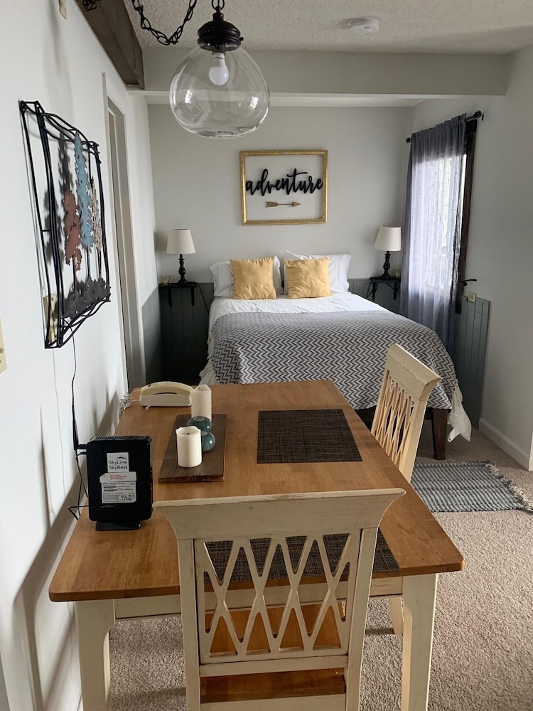 Studio, Multiple Beds (Sugar Ski & Country Club Unit 11-402 ) photo 1