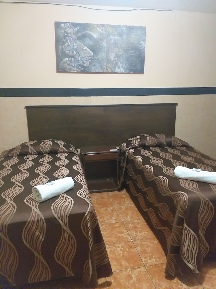 Single Room, 2 Twin Beds photo 2