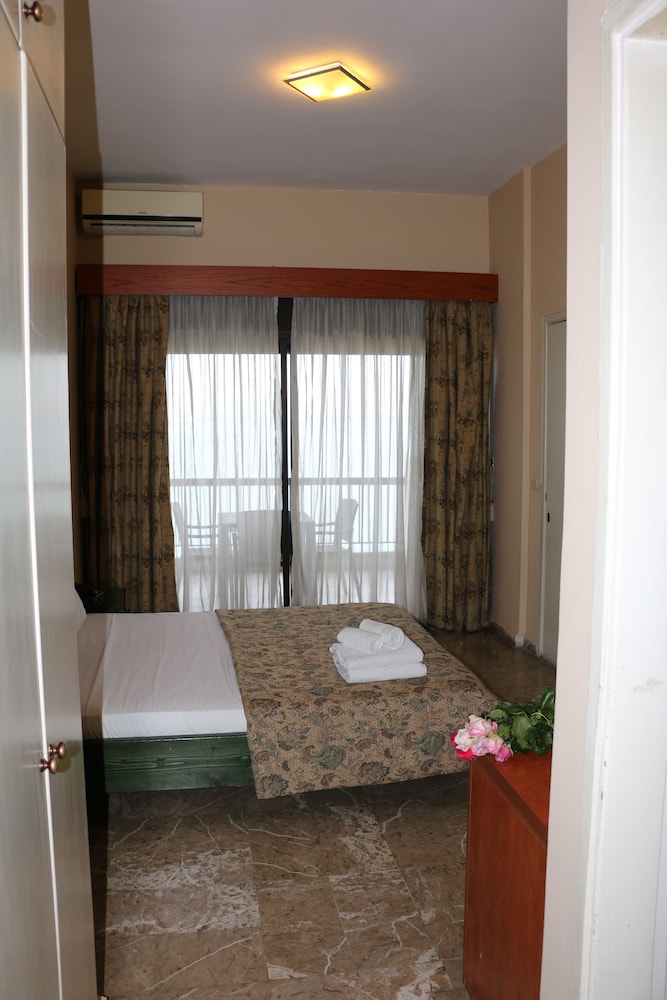 Basic Double Room, Sea View photo 3