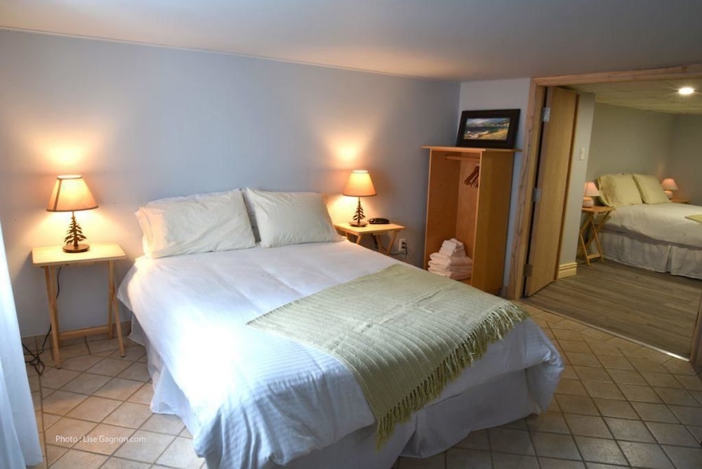 Standard Suite, 2 Queen Beds (Sous-Sol - Basement ) photo 1