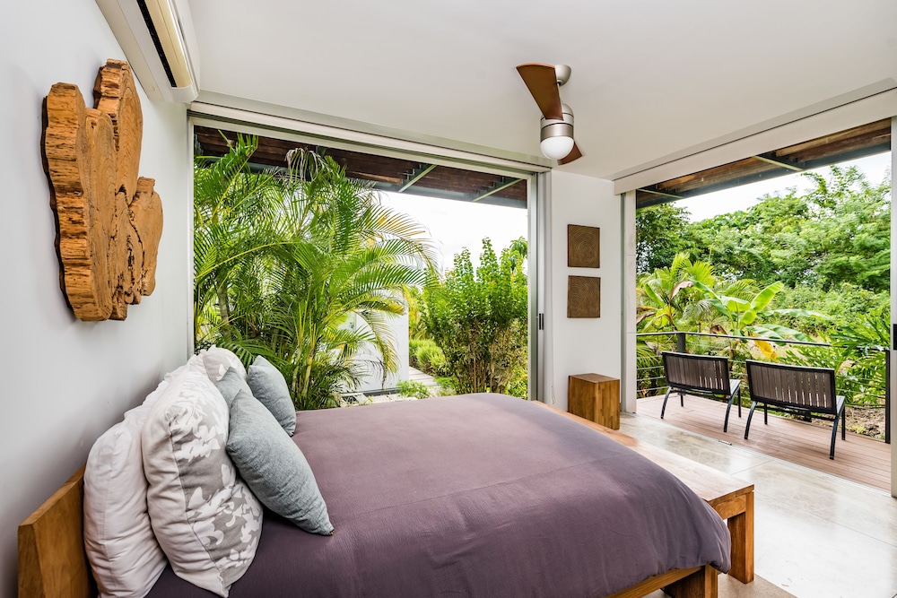 Luxury House, Multiple Beds, Non Smoking, Ocean View photo 3
