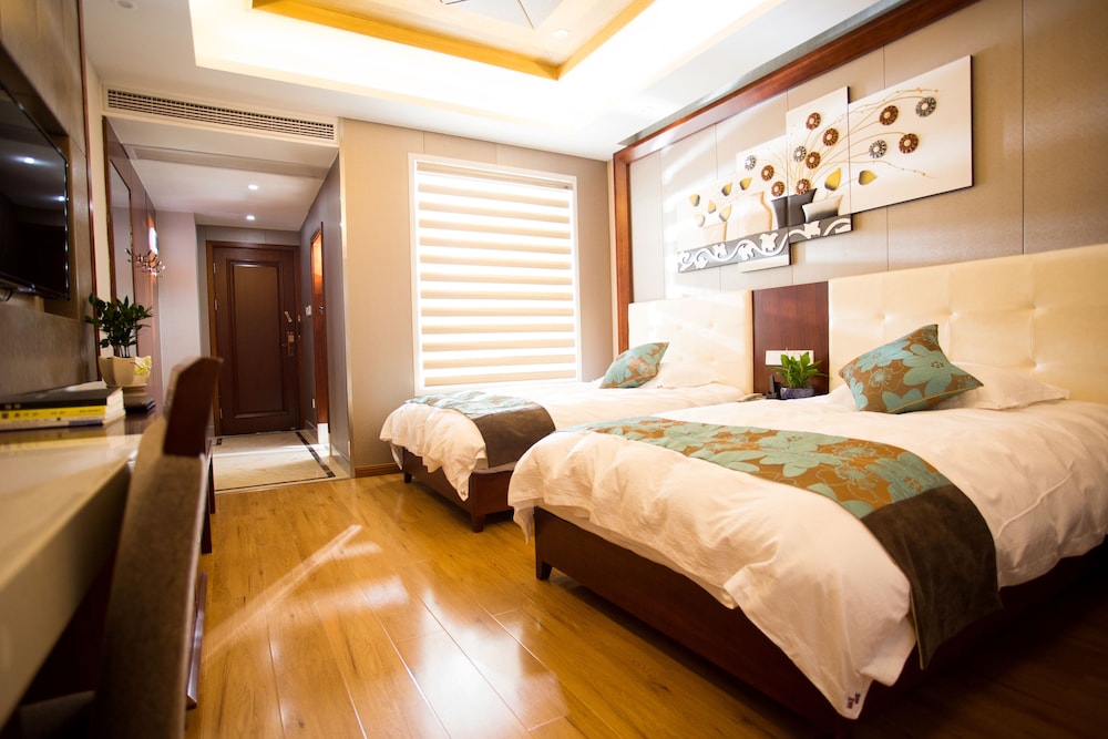 Twin Room (Theme)