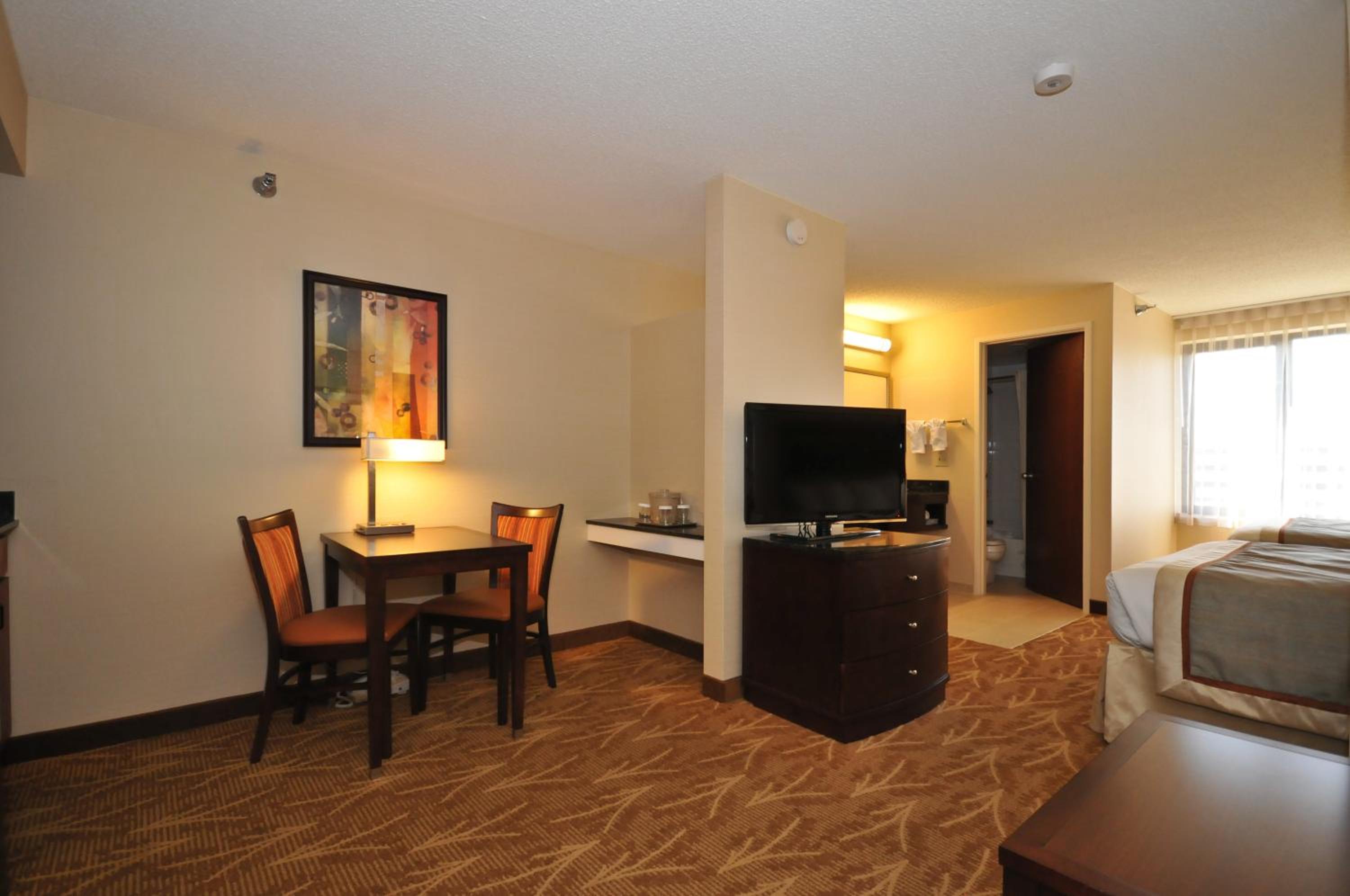 Mini Suite with Two Double Beds - Photo 1