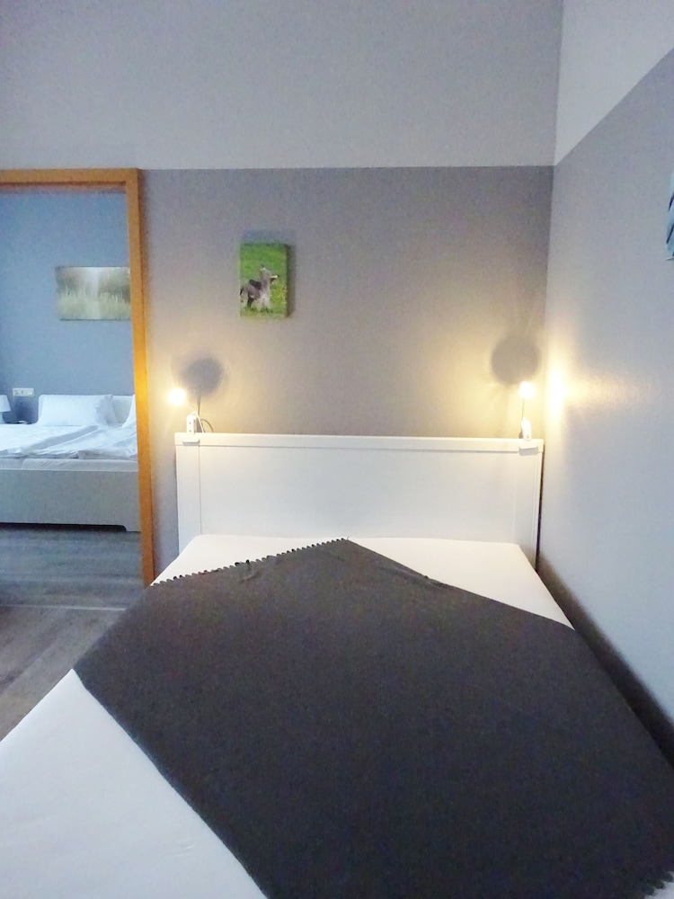 Basic Apartment, 1 Bedroom photo 2