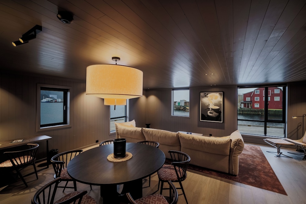 Suite, Harbor View photo 3
