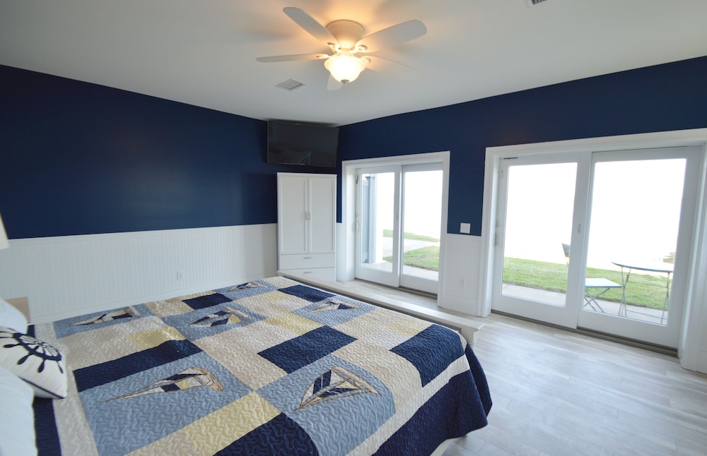 Luxury Suite, 1 Bedroom, Kitchenette, Beachfront photo 2