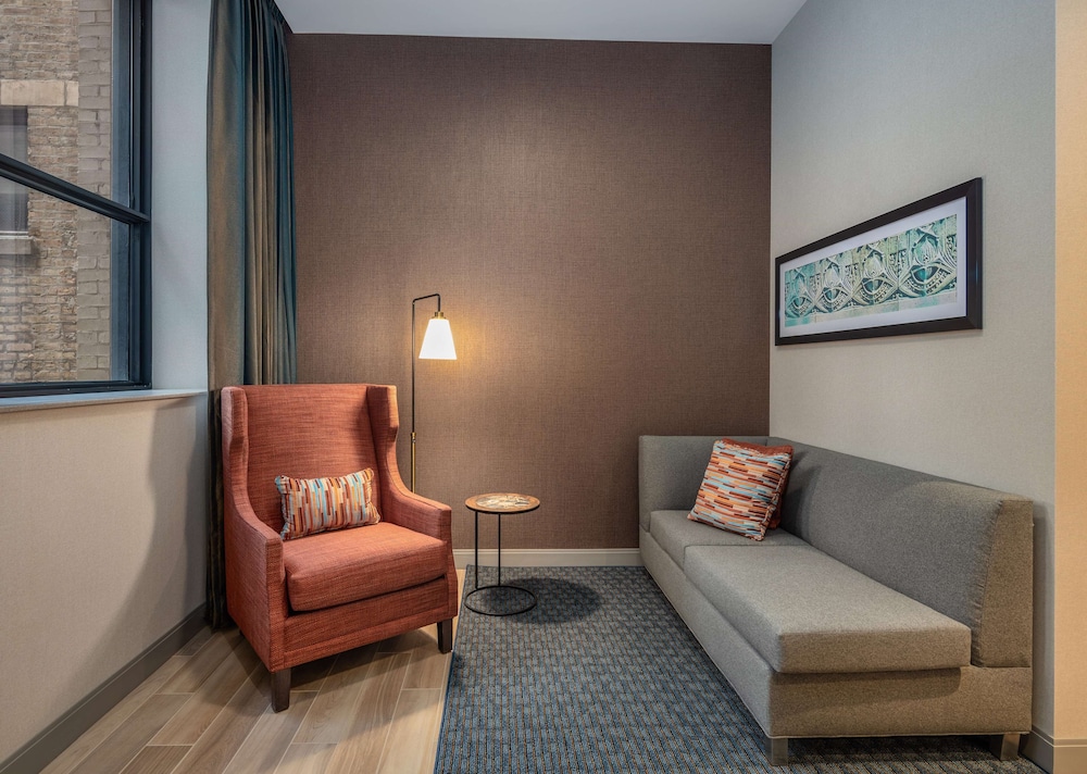 Suite, 1 Bedroom (Roll-In Shower)