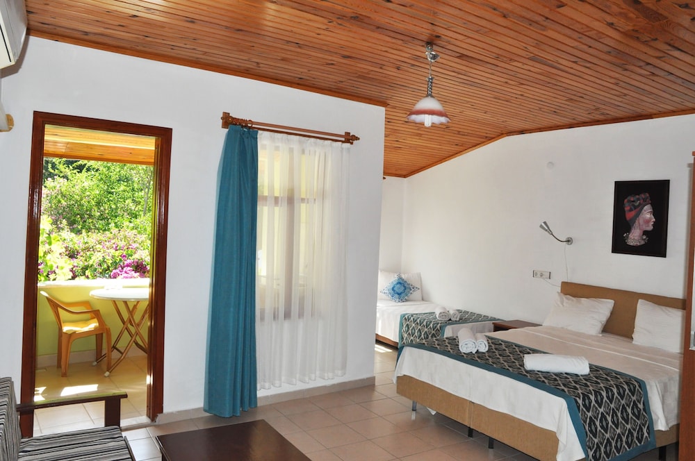 Family Triple Room, Garden View photo 1