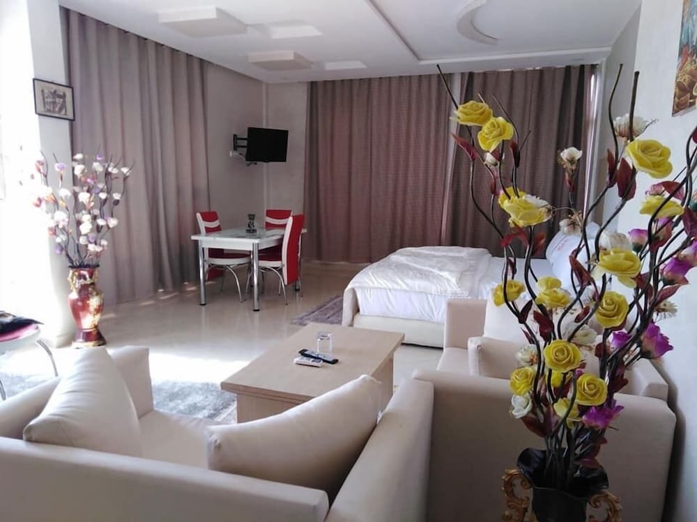 Royal Room photo 2