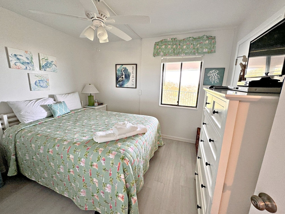 House, Multiple Beds, Balcony, Ocean View (Gulf Shores Plantation 1304) photo 3
