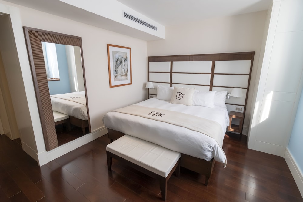 Deluxe Room, 1 Queen Bed