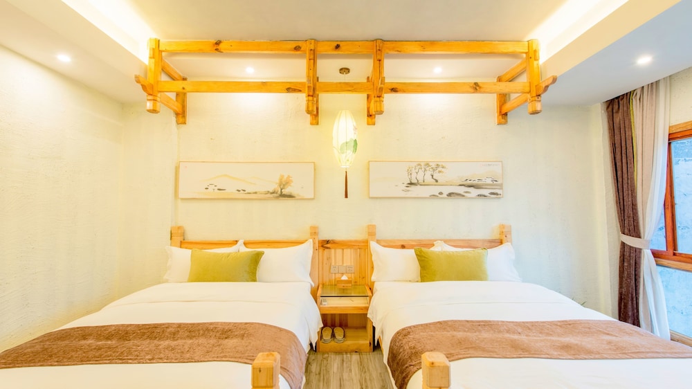 Deluxe Twin Room, River View photo 2