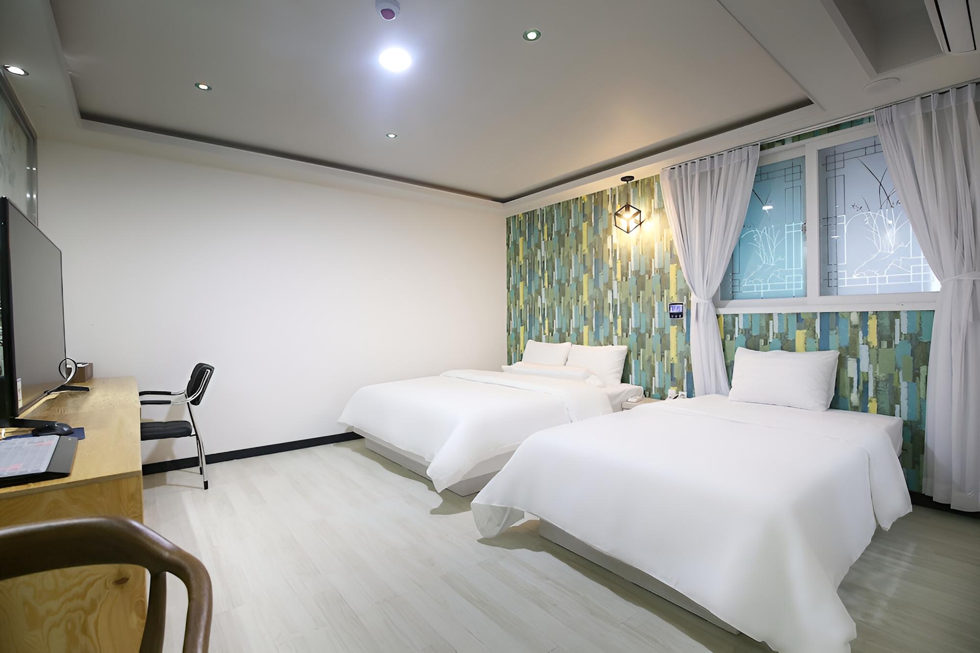 Room (Twin Room (Free breakfast)) - Photo 9