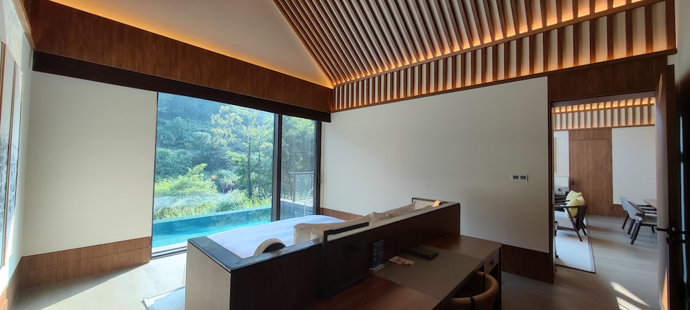 Villa photo 2