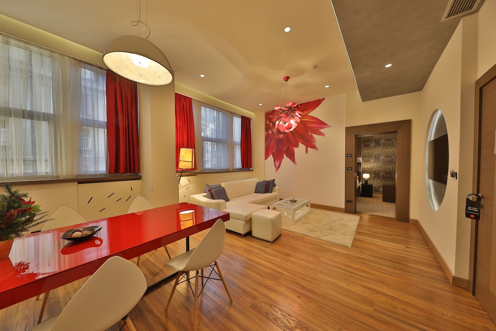 Royal Apartment, 1 Bedroom, Hot Tub - Photo 8