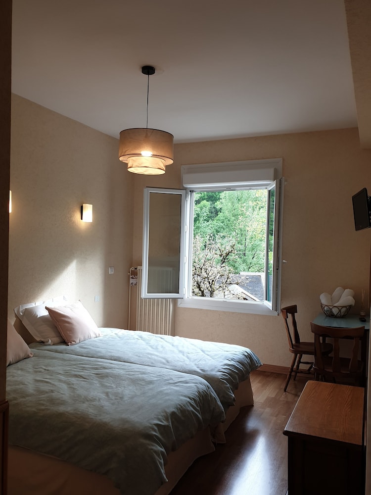Comfort Twin Room, Hill View photo 2