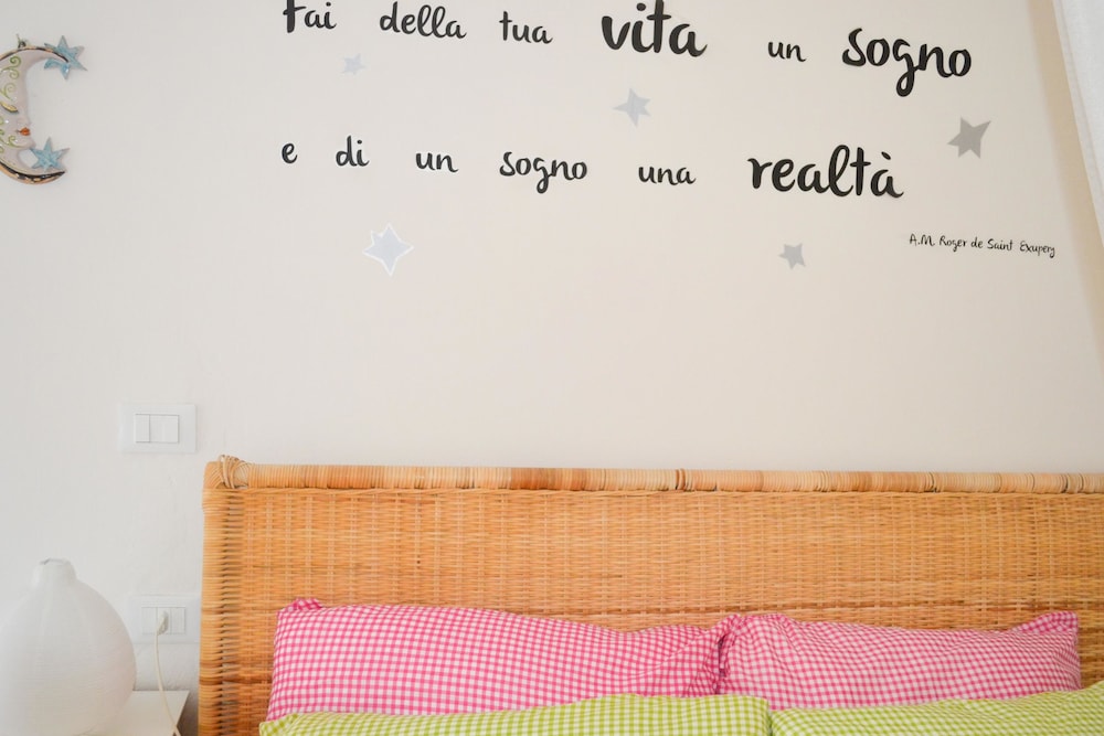 Romantic Double Room, 1 Double Bed, Private Bathroom, Hill View photo 3