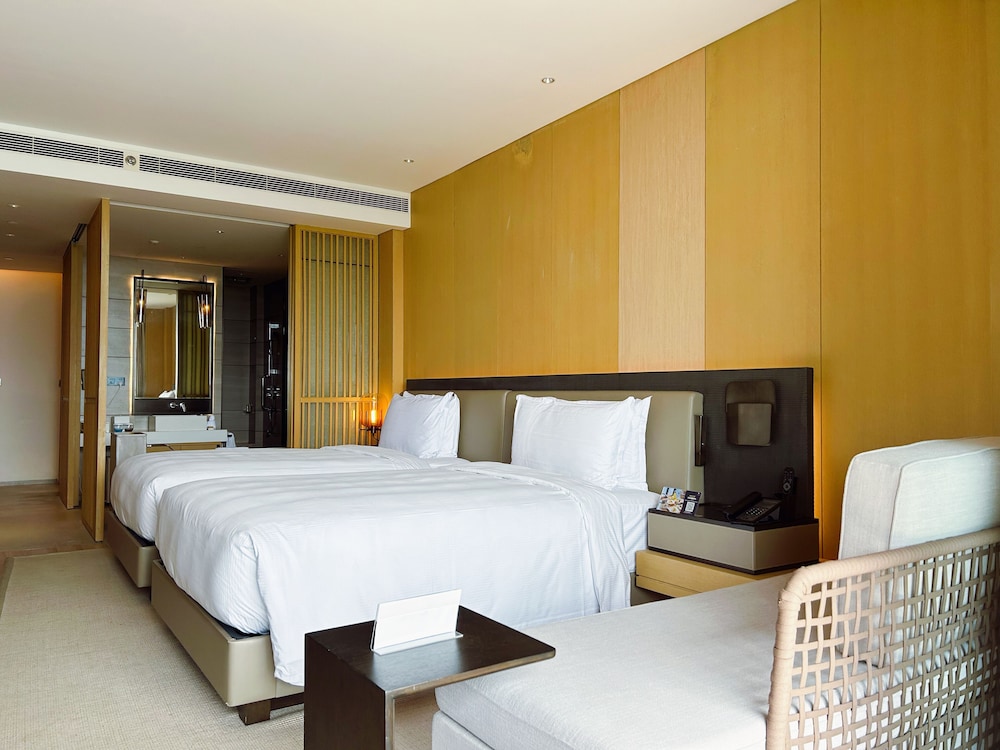 Premium Room, 2 Twin Beds, Lake View