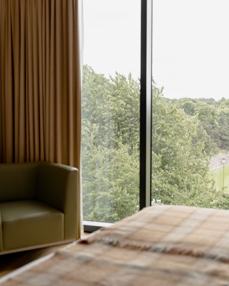 Deluxe Room - Photo 3