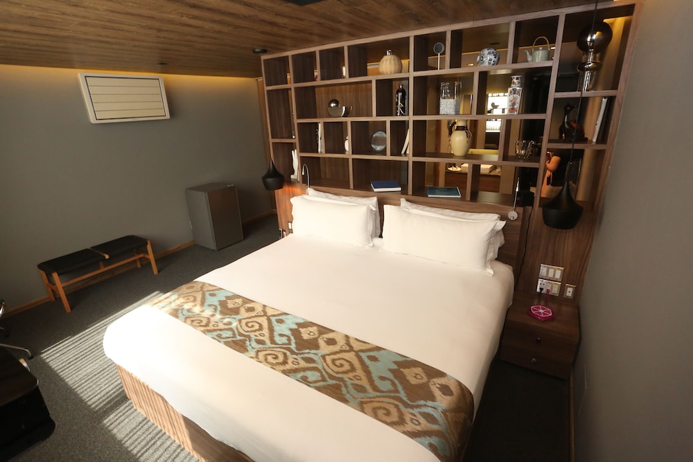 Junior Suite, 1 King Bed photo 1