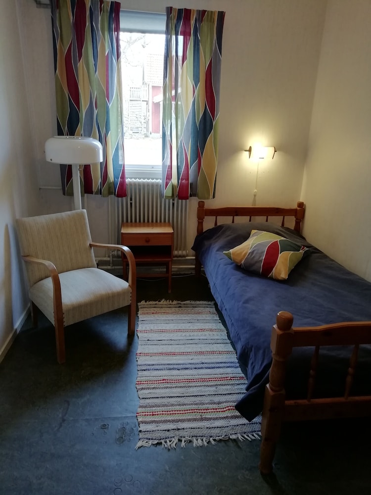 Single Room, Shared Bathroom photo 1