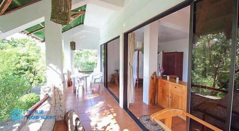 Family Room - Photo 3