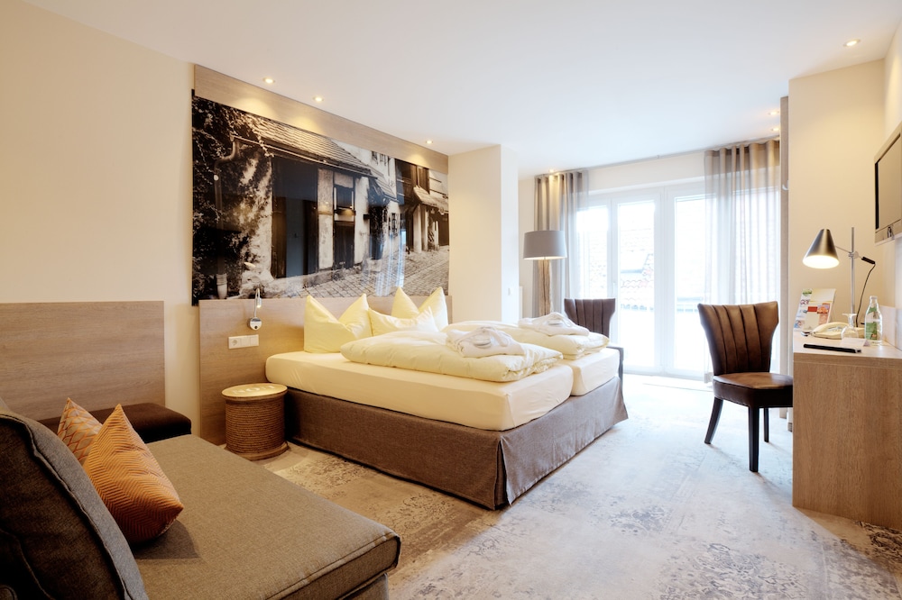 Comfort Double Or Twin Room, Balcony photo 1