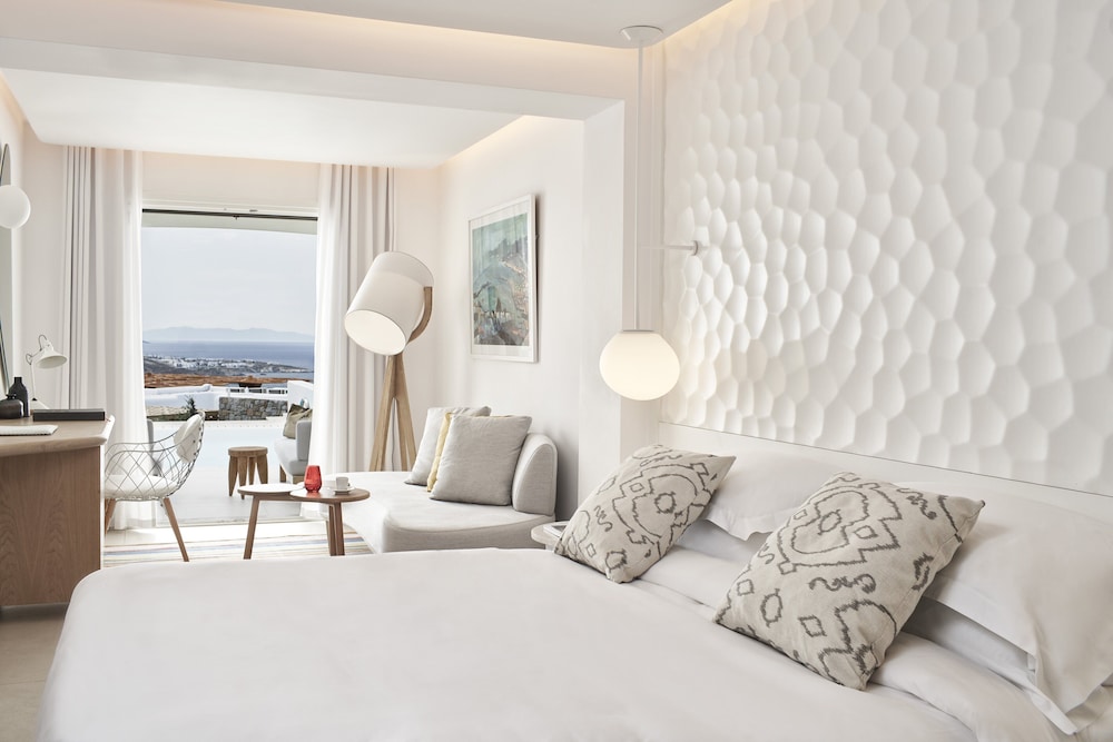 Deluxe Room, 1 King Bed, Pool View (Sunrise)