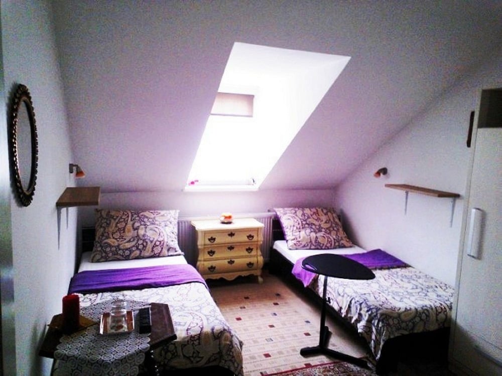 Standard Twin Room photo 2