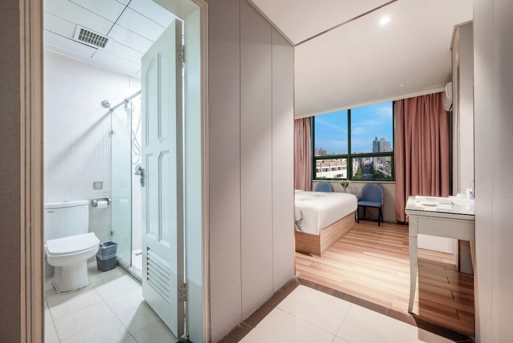Classic Double Room, City View photo 2