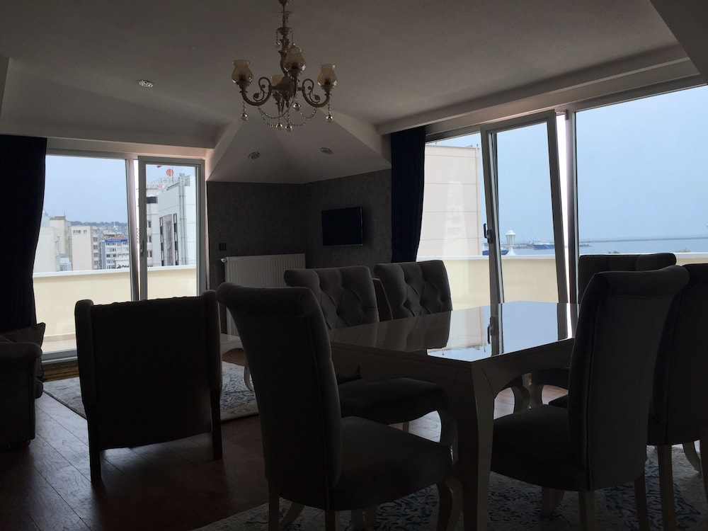 Luxury Suite, 1 King Bed photo 3