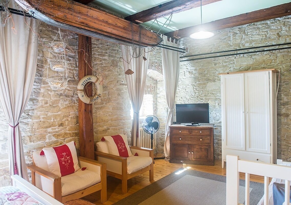 Superior Triple Room, Multiple Beds, Garden View photo 2