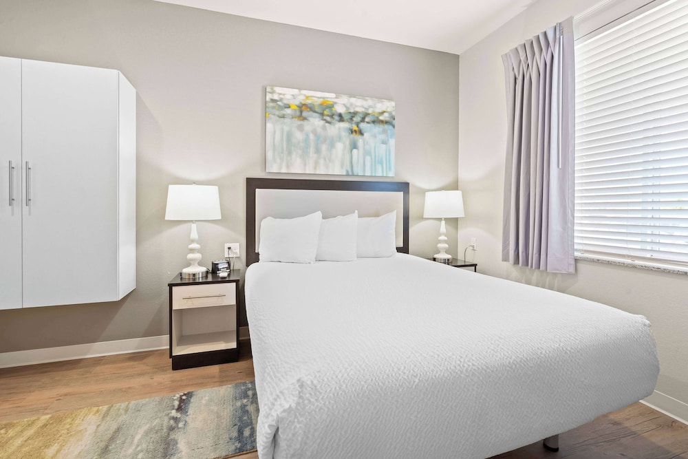 Suite, 1 Bedroom, Accessible (Hearing) - Photo 2