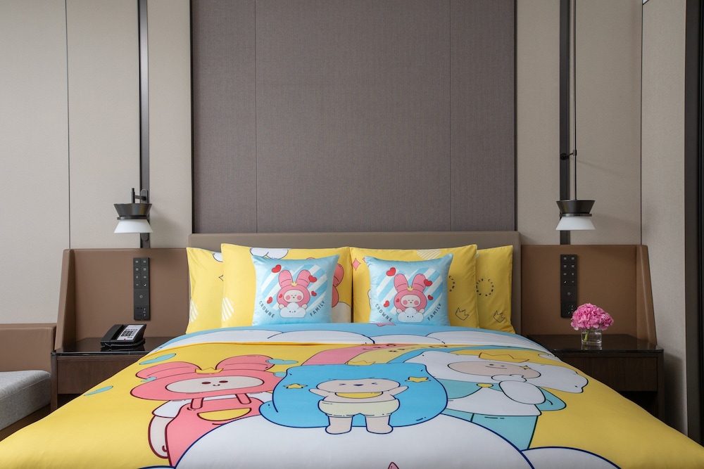 Room, Multiple Beds (Crowne, Family Kids Room) - Photo 1