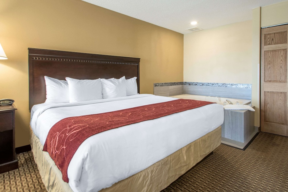 Suite, Multiple Beds, Non Smoking - Photo 1