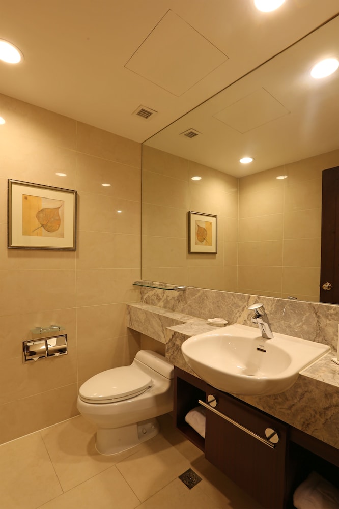 Superior Room, 1 King Bed - Photo 4